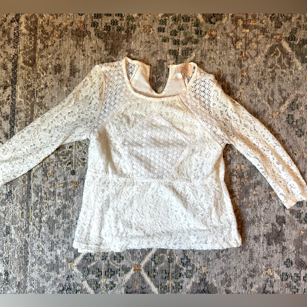 Skies are Blue cream lace top. Size S.